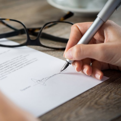 Which language should be a medicine series quality certificate in?