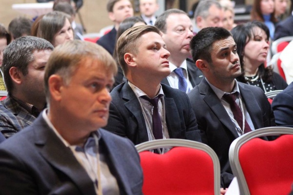 Summary Conference PHARM BUSINESS: 2015 CONCLUSIONS – 2016 ANTICIPATIONS