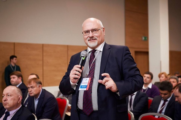 Summary Conference PHARM BUSINESS: 2015 CONCLUSIONS – 2016 ANTICIPATIONS