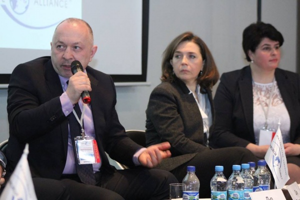 Summary Conference PHARM BUSINESS: 2015 CONCLUSIONS – 2016 ANTICIPATIONS