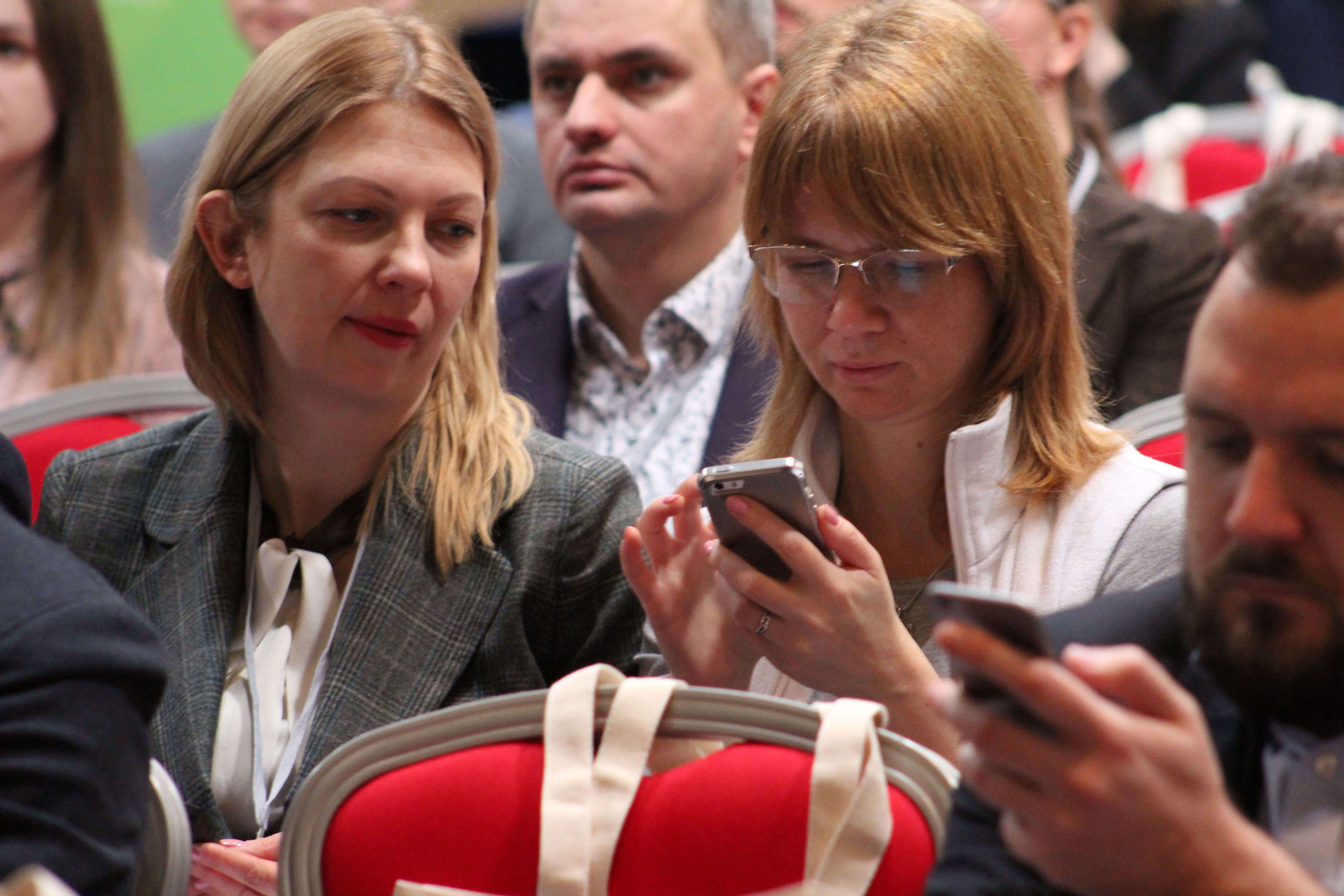 Summary Conference PHARMA BUSINESS: 2016 CONCLUSIONS – 2017 ANTICIPATIONS